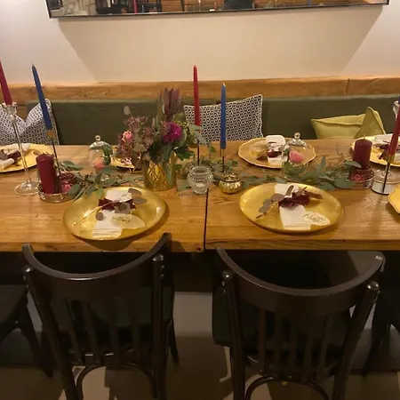 Restaurant Goldenes Ross Szálloda *