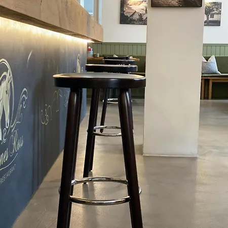 Restaurant Goldenes Ross Szálloda *