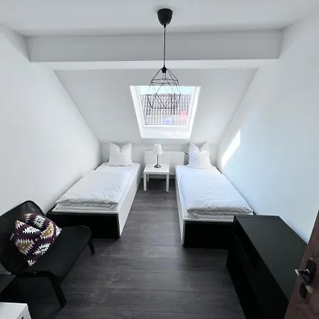 Restaurant Goldenes Ross Szálloda *