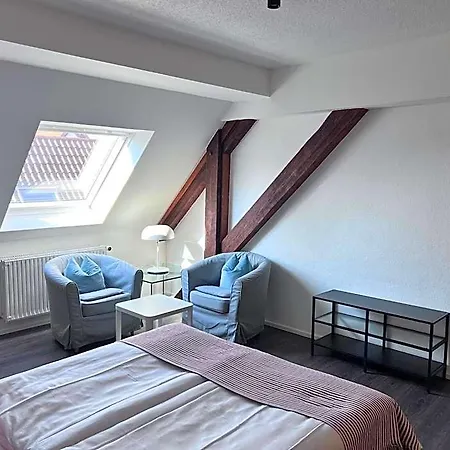 Otel Restaurant Goldenes Ross Gollheim