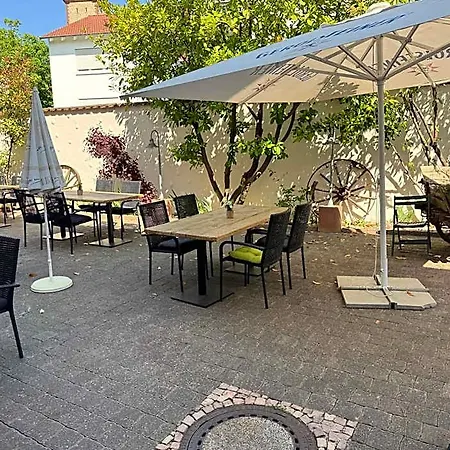 Restaurant Goldenes Ross * Gollheim